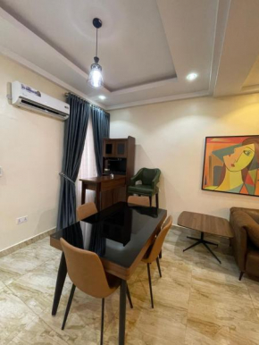 Upscale 4 bedrm terrace with well laid out spaces in Guzape